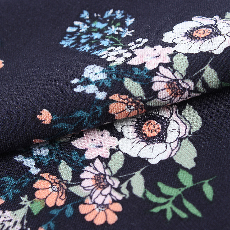 Nuevo diseño de flor promocional 135gsm 40s * 40s 54 / 55 "impresión de rayon twill camisa cara