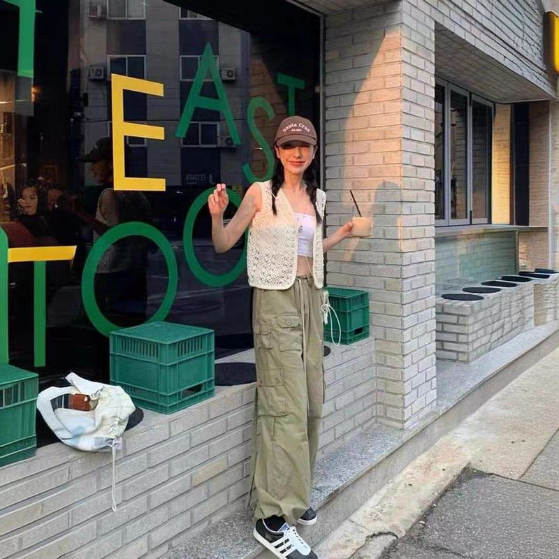 Korean Designer Cer*Ic Low-Waist Cargo Pants with Multiple Flap Pocket Pantss, Sweet and Cool Loose Casual Pants for Girls, Spring Style