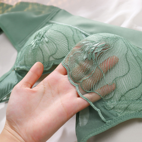  New Bra Without Magnet and Wire, Thin Cup, Adjusting Type, Adjustable Shoulder Straps, Lace Bra, Sexy Lace