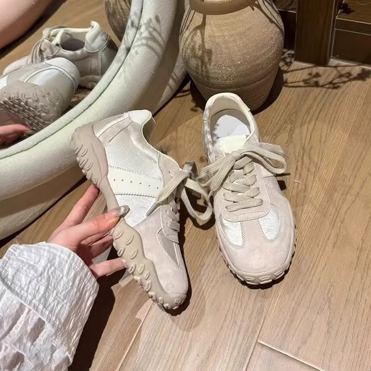 Zapatos de entrenamiento de cuero anti-deslizante de suela gruesa para mujeres 2025, nuevos zapatos de primavera para mujeres, zapatos de suela suave para mujeres