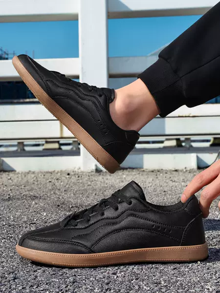 2605 Men's Sneakers German Training Shoes Spring Low-Top Leather Flat Retro Skateboarding Sports Shoes Hiking Casual Shoes Trendy