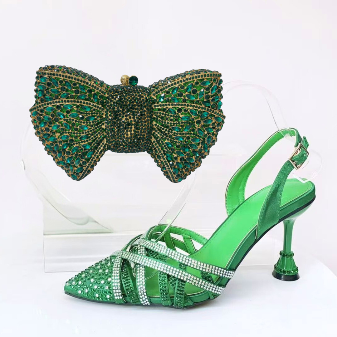 Selección estricta de zapatos de diseño italiano, nuevas sandalias de tacón alto, banquete de boda, zapatos de mujer de diamante de punta