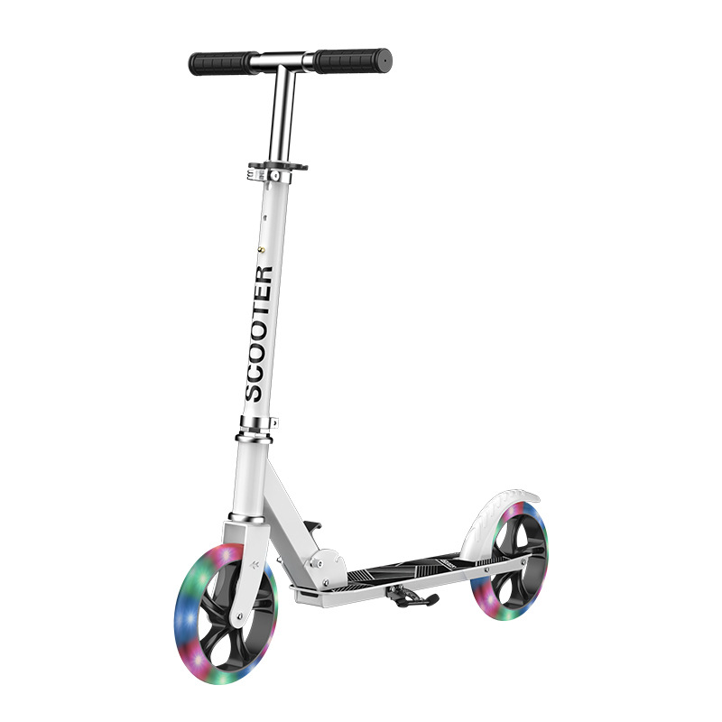 Rueda intermitente nuevo scooter para adultos de dos ruedas para que los jóvenes aprendan el scooter plegable del campus