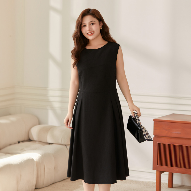 Elegant black brace