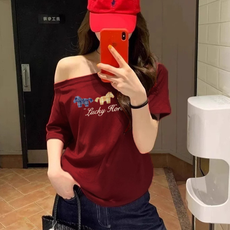 Burgundy One-Shoulder Off-Shoulder Short-Sleeved T-Shirt for Women, Summer American-Style Cartoon Pony Print Casual Loose Top