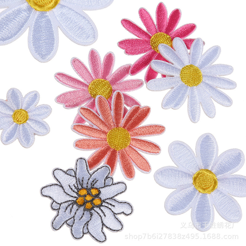Amazon ベストセラー花アクセサリー布ステッカーデイジーコンピュータ刺繍ステッカー DIY 穴パッチステッカー在庫卸売|undefined