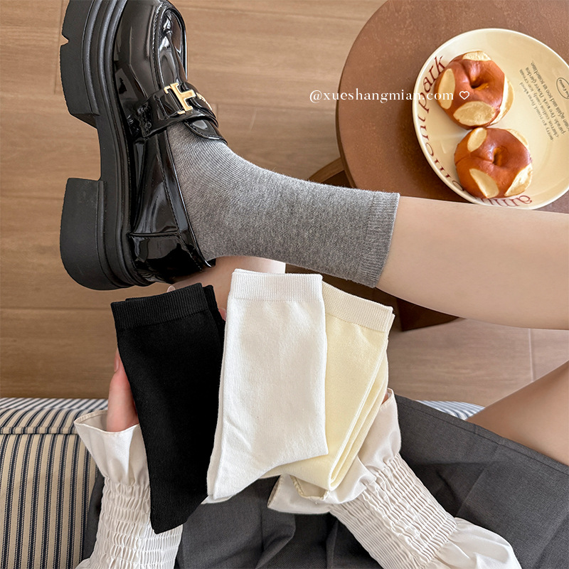 Botas todavía algodón miu serie calcetines de pila mujer primavera y otoño blanco tubo medio calcetines sueltos ins estilo universitario calcetines japoneses de algodón deshuesado