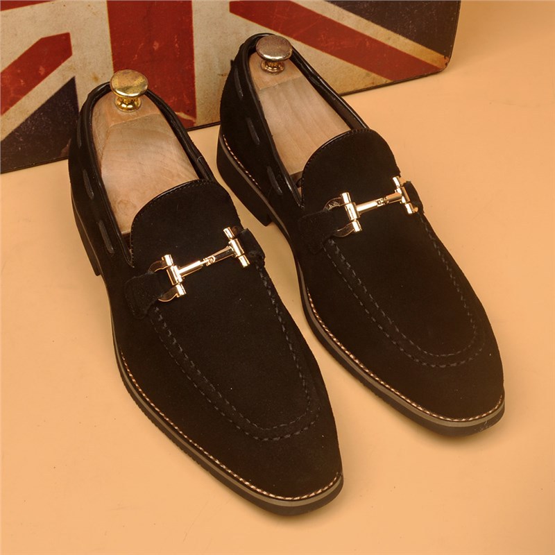 European Station Men's Shoes 2025 New Arrival Scrub Leather Shoes Business Casual Breathable Pointed Slip-on Leather Shoes for Men