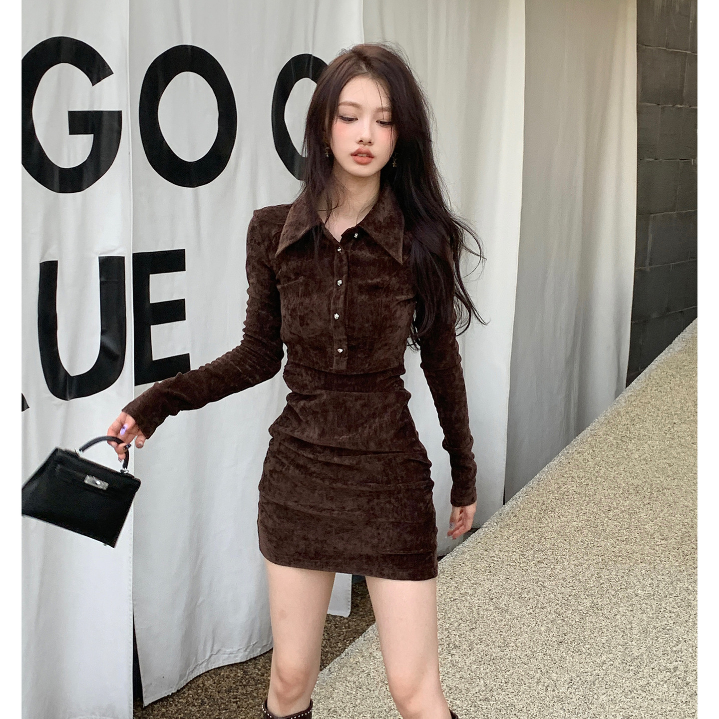 美拉德小香风金丝绒连衣裙女春秋高级感收腰显瘦气质polo包臀短裙