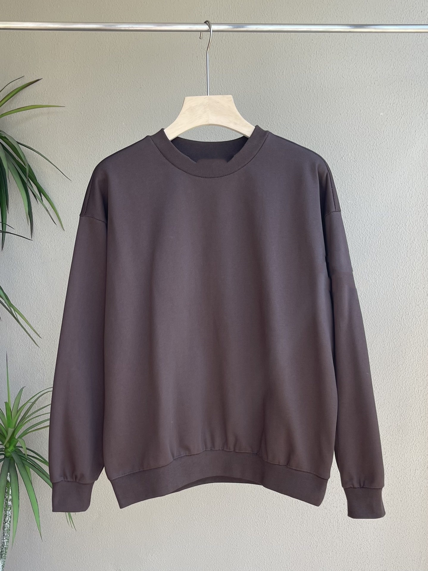 24SS Brazalete cuello redondo jerry suéter pareja brazalete cuello redondo collar suéter moda