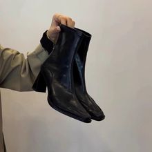 绝美复古气质增高方跟后拉链马丁靴2025夏新款韩系粗跟增高短靴女