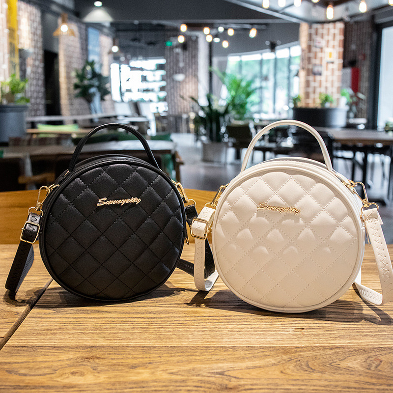 Fashionable Quilted Small Round Bag 2023 New Bag Women's Korean Style Trendyy Niche Single Shoulder Crossbody Bag Work Wholesale Fashionable Quilted Small Round Bag 2023 New Bag Women's Korean Style Trendyy Niche Single Shoulder Crossbody Bag Work Wholesale
