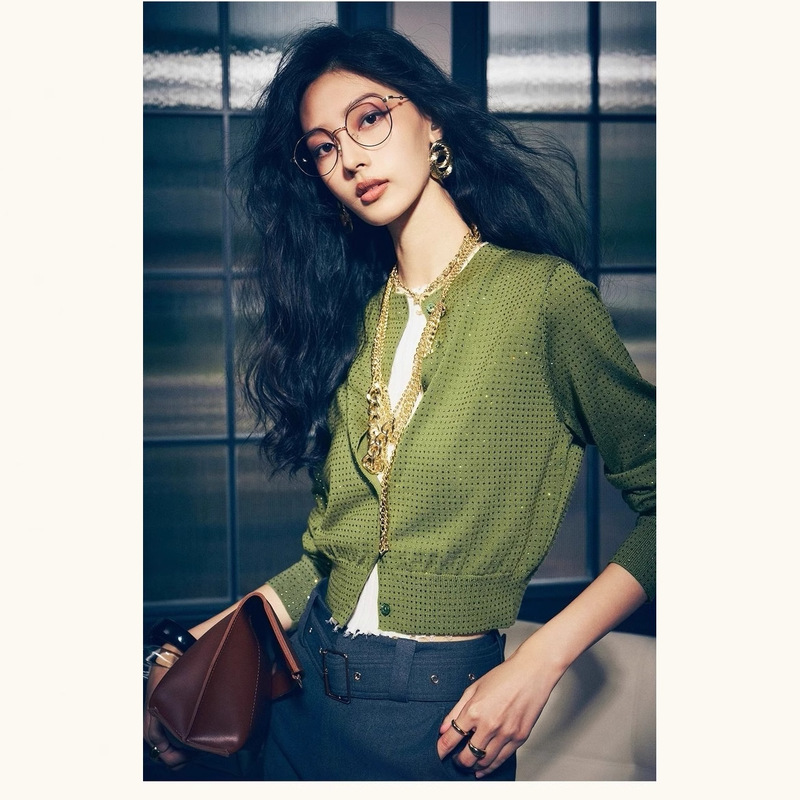 2025 Early Spring New Unique Niche Design Sense Lazy Loose Chanel Style Rhinestone Knitted Sweater Jacket for Women