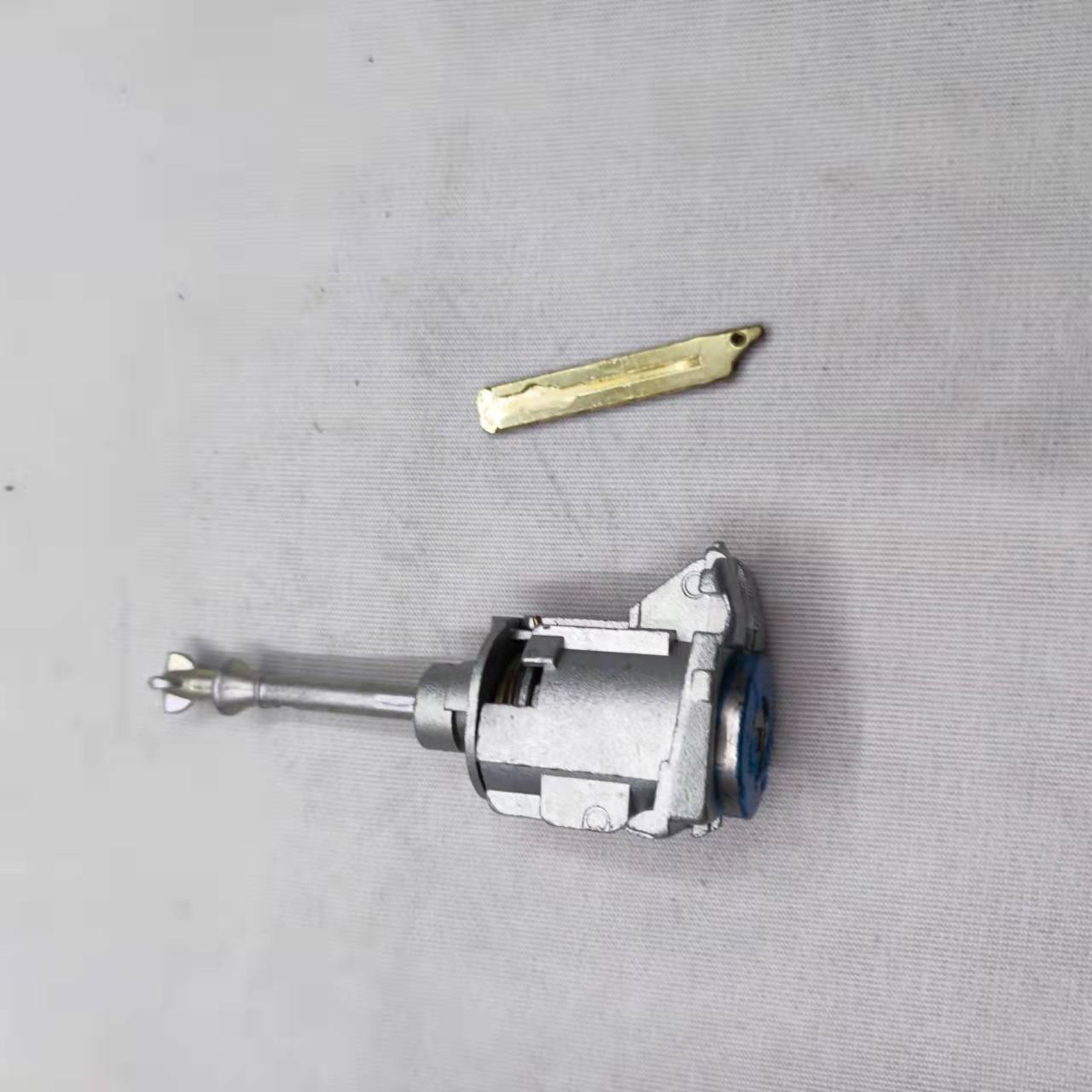 Adecuado para Toyota cerradura cilindro 15 Camry cerradura cilindro cerradura del coche cilindro gran cantidad conghou