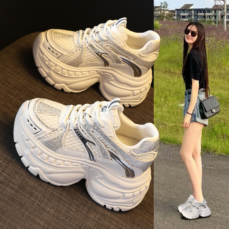 Giày sneaker nữ đế dày tăng chiều cao lưới thoáng khí — màu be