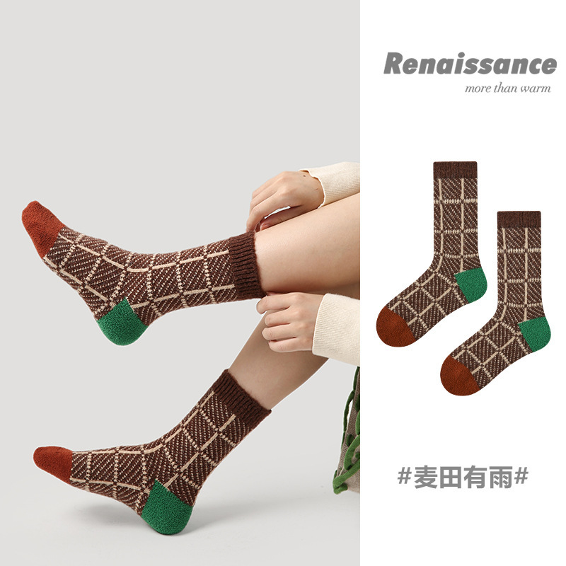Renaissance wool socks retro style plaid printed mid-calf length socks autumn and winter New thickened warm socks for women Wholesale Renaissance wool socks retro style plaid printed mid-calf length socks autumn and winter New thickened warm socks for women Wholesale