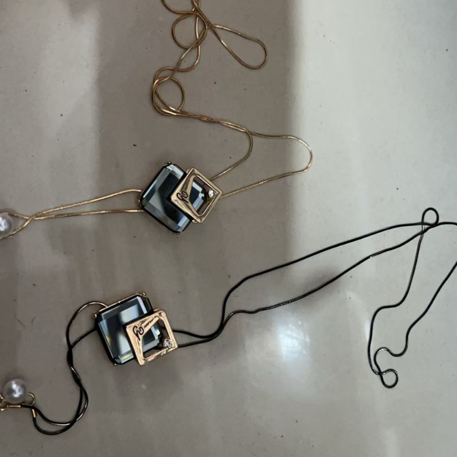 Doble capa de diamantes borla cuadrada suéter Cadena de alto grado de las mujeres versátil Otoño e Invierno suéter largo cadena accesorios al por mayor
