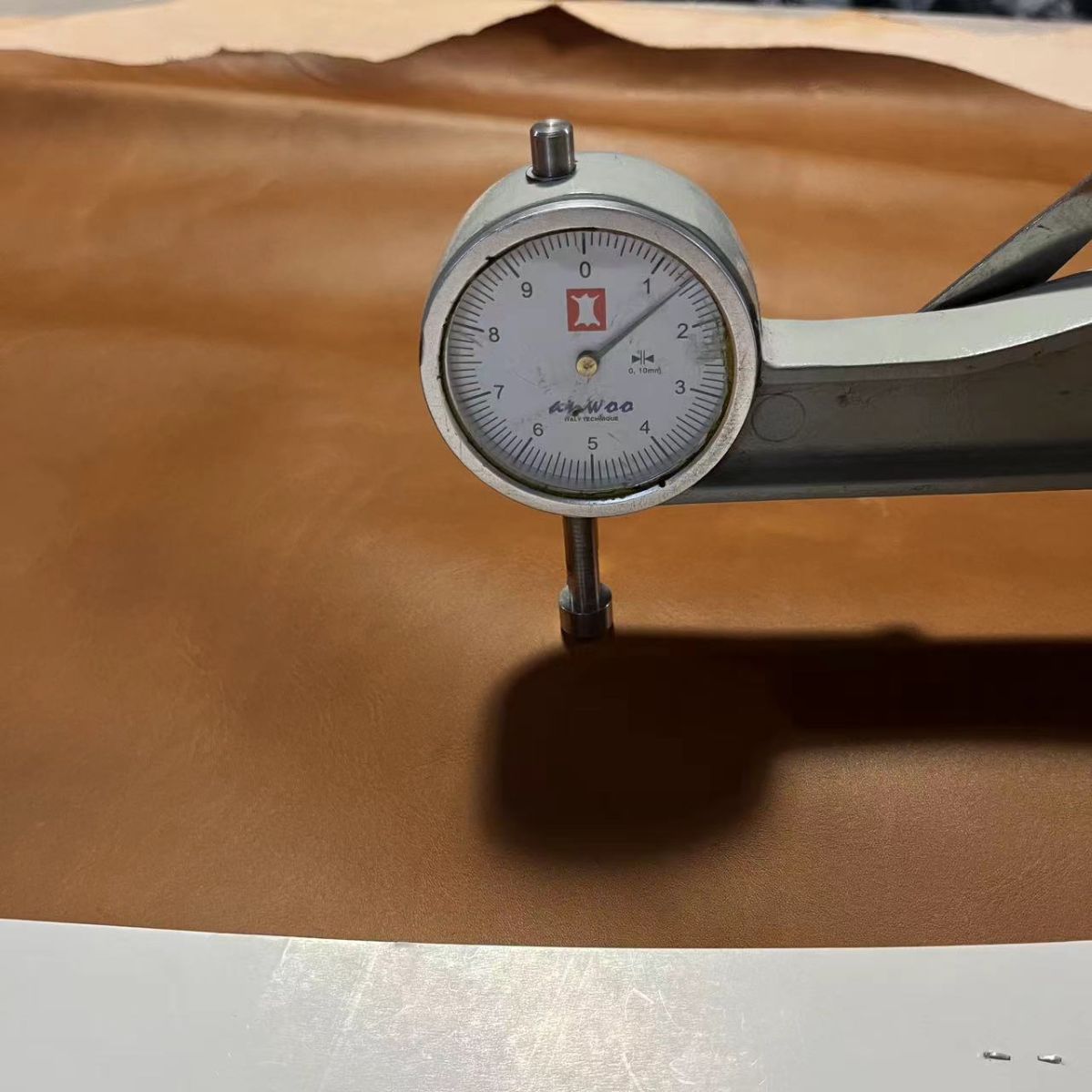 头层牛皮皮料手工批发 意大利树膏皮 植鞣皮 油蜡皮