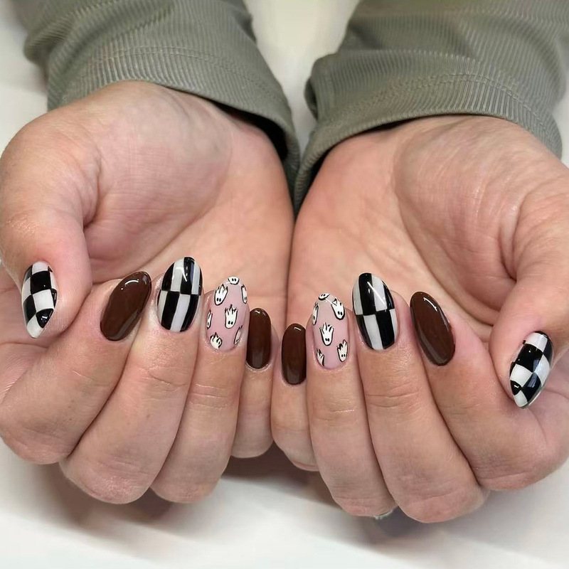 Autumn and winter coffee-colored Halloween ghost black and white checkered design cross-border wearable nail art tips for short oval nails Autumn and winter coffee-colored Halloween ghost black and white checkered design cross-border wearable nail art tips for short oval nails