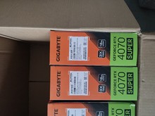 ����RTX4070 super ��Ϸ�Կ� ֧��7��������