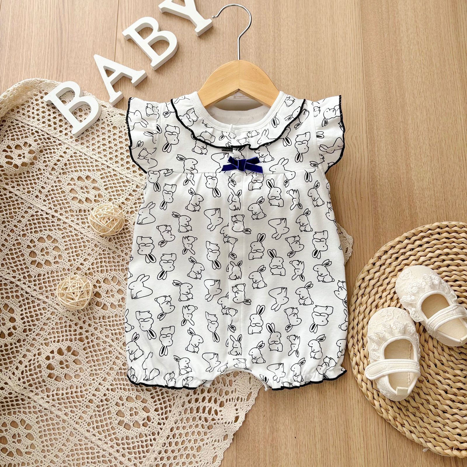 白底兔子平角-1