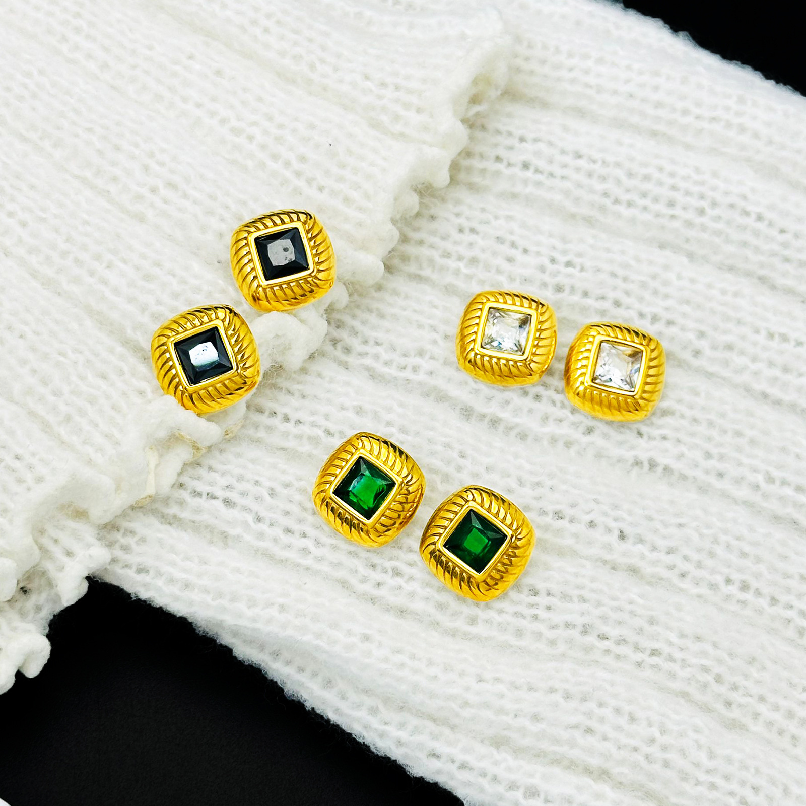 Luz de lujo retrógrado acero de titanio chapado 18k verde negro pernos cuadrados no decolor temperamento simple nicho de diseño INS joyería