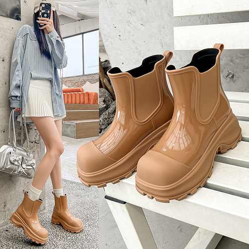 Korean Fashion Ugly Cute Large Head Rain Boots for Women, Mid-Center Water Boots, Non-Slip Short Rain Boots