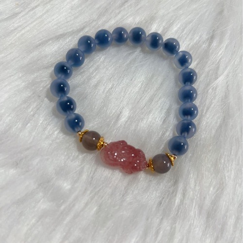 Blue Sugar Heart Agate Bracelet for Women, Ins-Inspired Unique Lightweight Luxury Strawberry Quartz Pi Xiu Charm for Attracting Love, Bracelet as a Gift for Best Friends