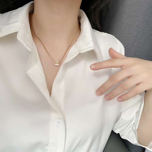 Titanium steel colorfast necklace for women, fashionable and minimalist with colorful square pendant, lockchain, unique and lightweight luxury necklace accessory.