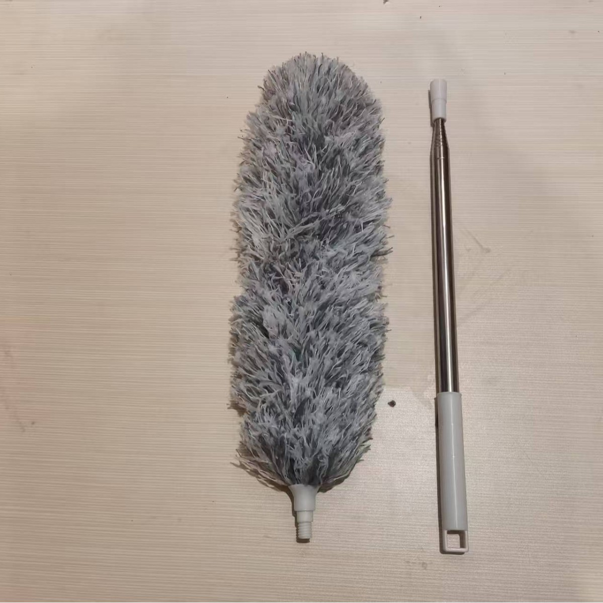 2.8メートルのロングタイプの鶏の毛のはたきは伸縮性があります。