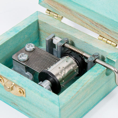 Birthday gift for best friend, cute cartoon wooden kitten hand-cranked music box, Sky City Music Box