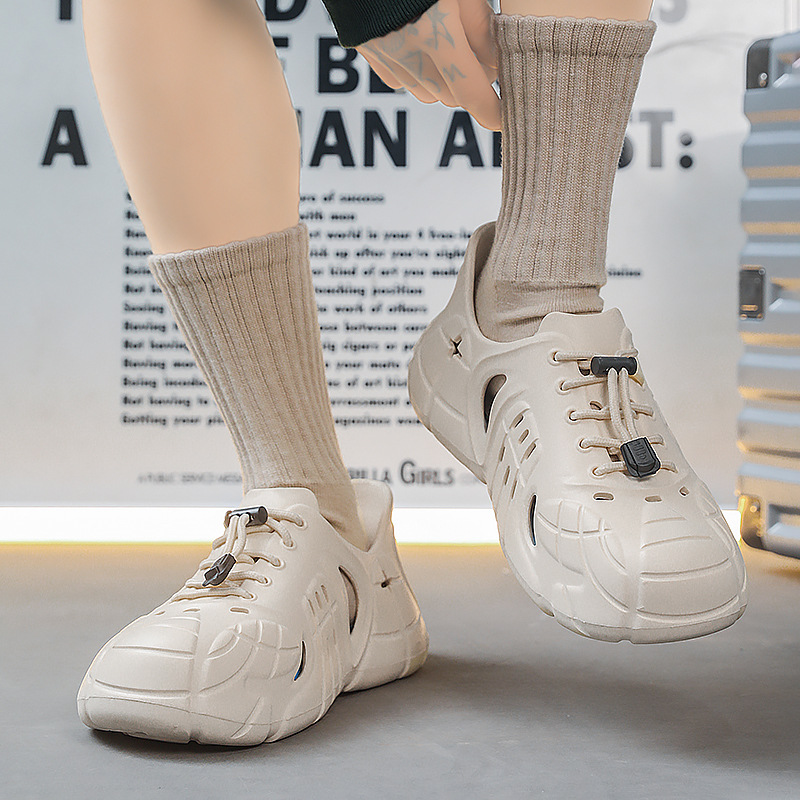 En nombre de los nuevos zapatos de vadeo deportivos de moda, zapatos con agujeros antideslizantes al aire libre de verano, sandalias Baotou ligeras de suela suave para hombres