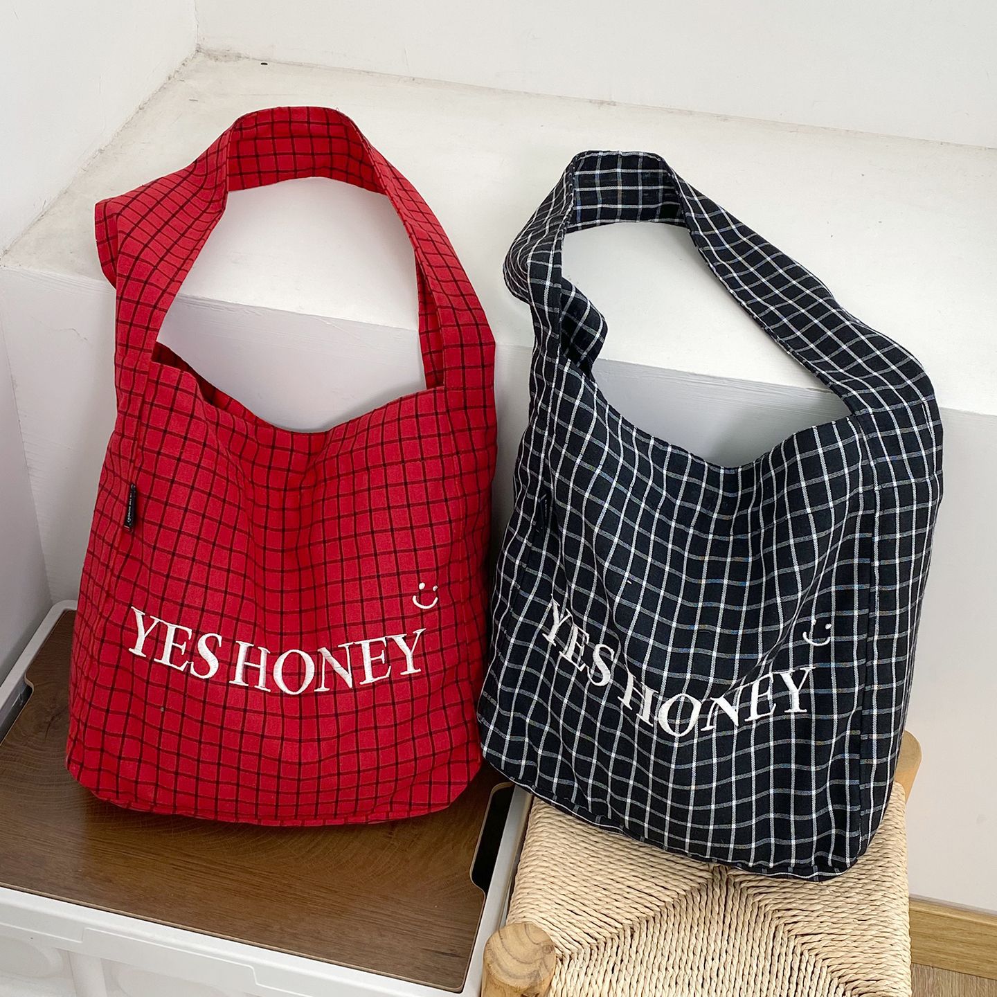 韩版复古格纹单肩包刺绣字母大容量帆布袋女生时尚简约百搭托特包