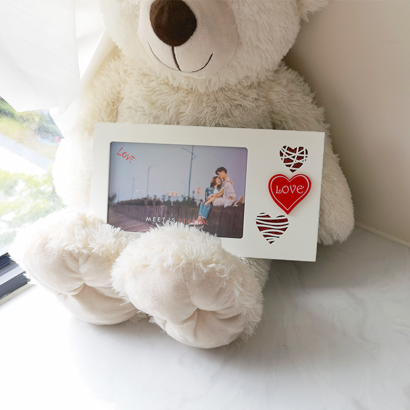 カップルのフォトフレームが結婚しています。|undefined