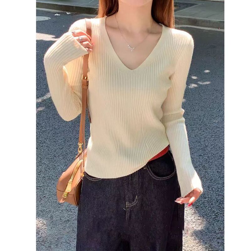 White V-Neck Knit Sweater for Women, 2026 New Early Autumn Style, Windbreaker Inner Layer, Long-Sleeve Base Sweater, Autumn and Winter Top