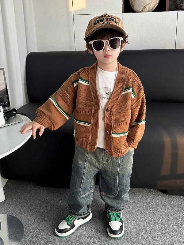 7059 Traje de primavera y otoño para niños 2025 nuevo estilo coreano suéter de estilo occidental cárdigan de tres piezas vaquero bebé