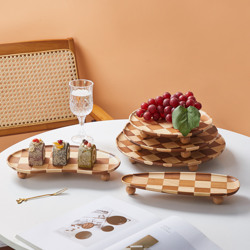Checkerboard pattern solid wood dinner plate, high aesthetic value, household dining plate, fruit and snack plate, simple wooden tray, restaurant tableware Checkerboard pattern solid wood dinner plate, high aesthetic value, household dining plate, fruit and snack plate, simple wooden tray, restaurant tableware