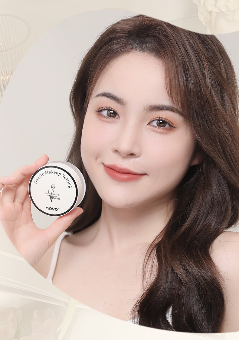 NOVO Cloud Mist Light and Fine Loose Powder is clear, oil-controlling, pore-invisible, long-lasting without clogging, water-resistant and sweat-proof setting powder Item Picture