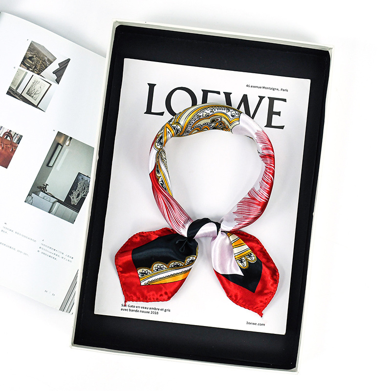 Alta sensación de primavera impresa pañuelo 50 color cuello de cor corta pañuelo cuadrado de color flor francesa retró pañuelo de seda damas