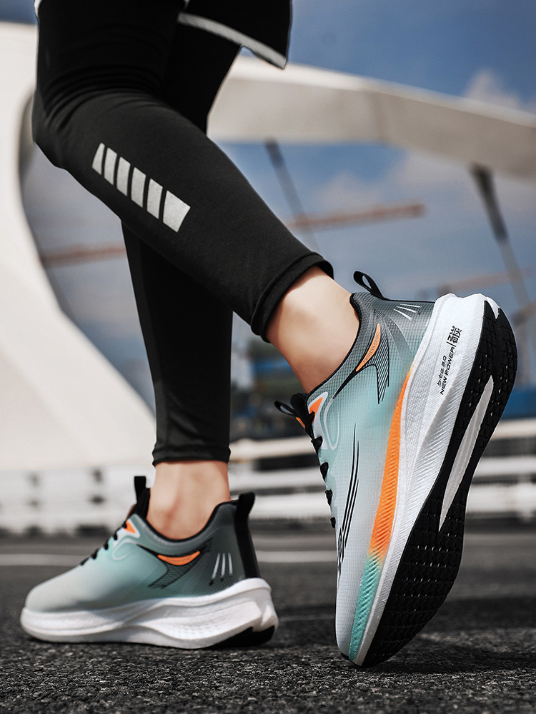 Trend breathable fashionable running sneakers