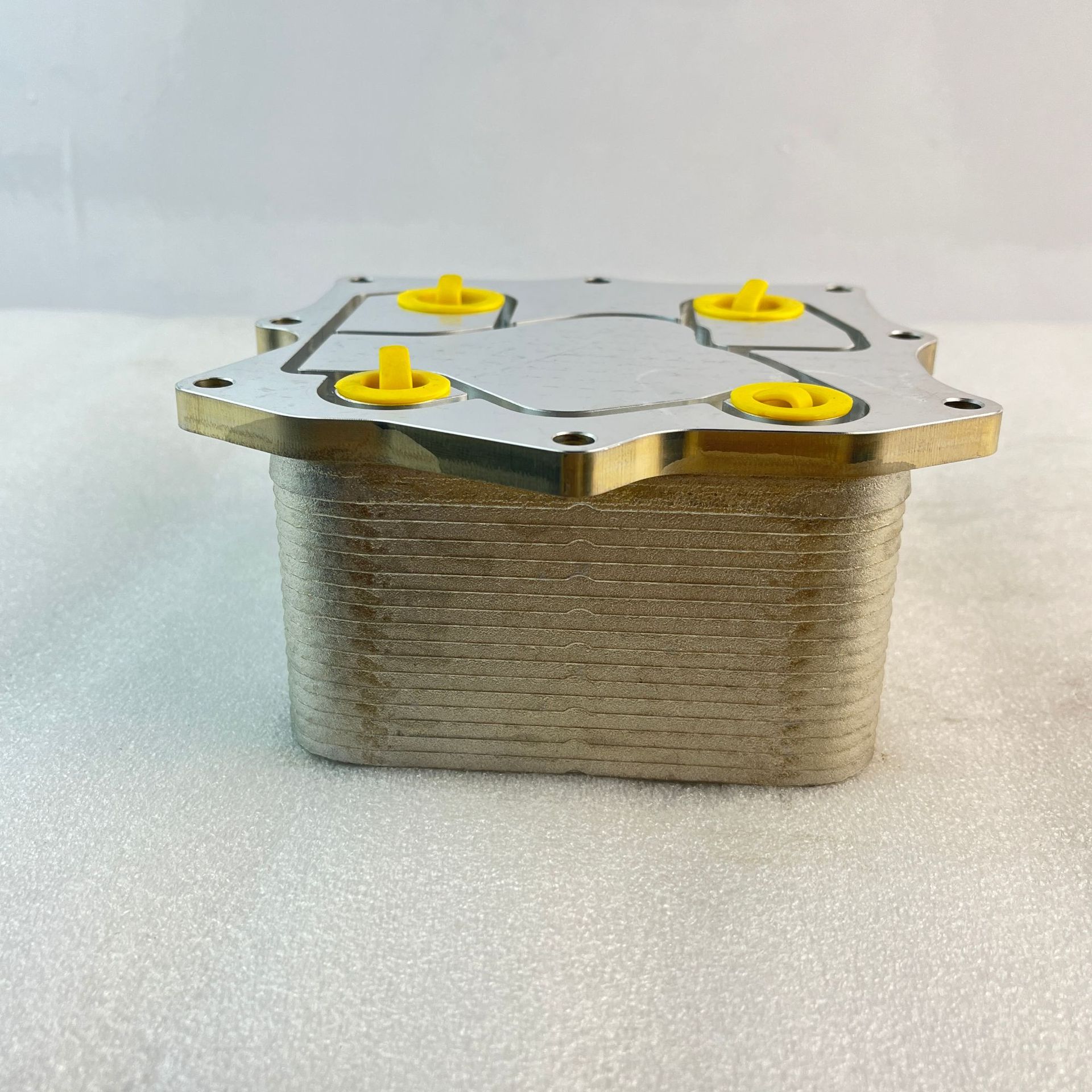 5318533 Is Suitable for Foton Cummins Isf2.8 Car Oil Cooler Radiator 5318533