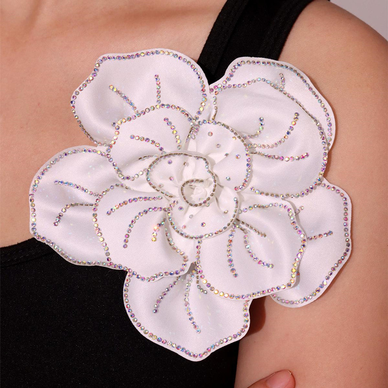Women's Gender Elegant, Lady Style Elegant Lady Pin Flower Cloth Rhinestone Women's Brooches