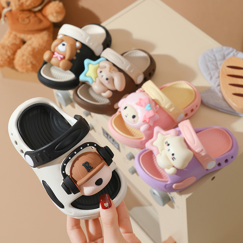 Children's Sandals Summer Cartoon Men's and Women's Anti-Slip Lightweight Girls' Clogs for Small and Medium-Sized Children Soft-Soled Children's Two-Wear Slippers