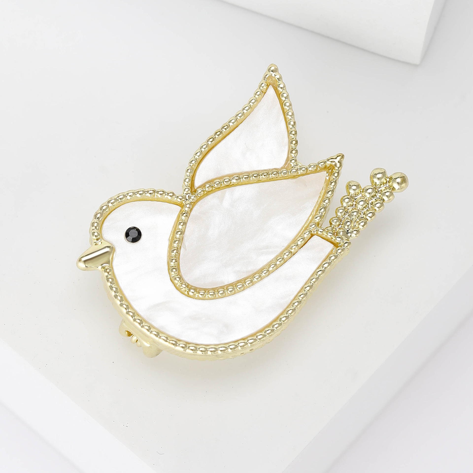 9g Weight Brooches Classification Daily, Tea Party Occasion Alloy Material Pigeon Pattern All Seasons Season Women's Gender Enamel Design Cute, Classic Style Style Cute Classic Style Pin Pigeon Alloy Enamel Women's Brooches 5