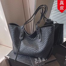 香港代购包包女2025新款潮百搭时尚学生通勤包感托特包