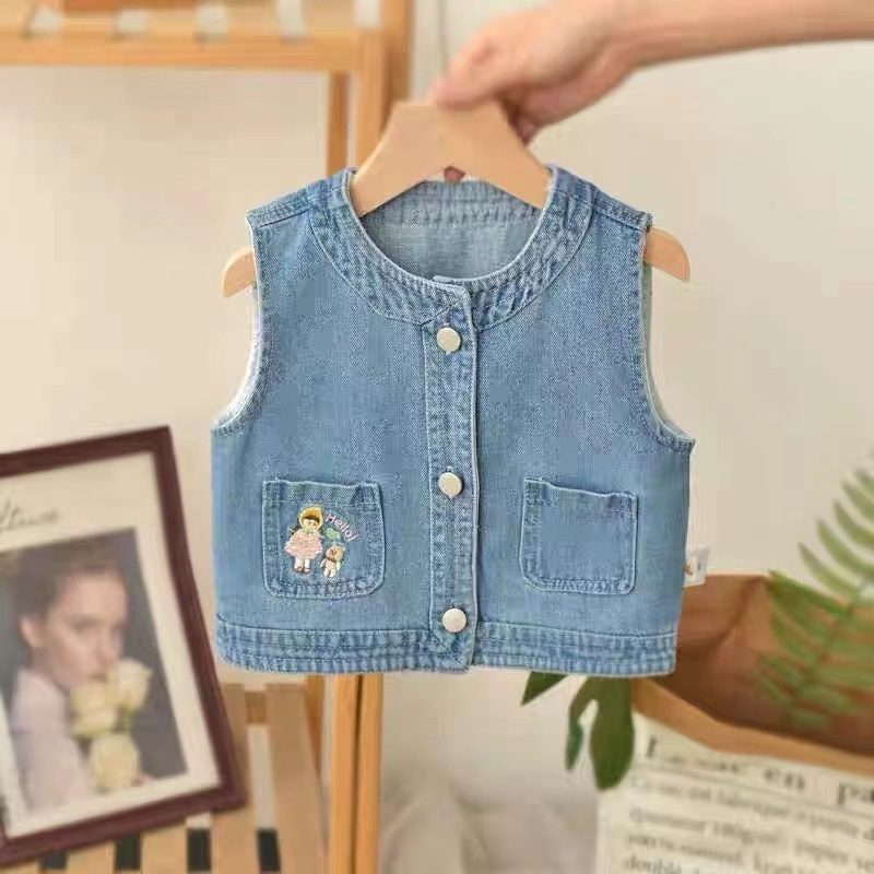 女の子のデニムの馬甲2025の新型の洋気の子供のベストはカンカンの肩の上着を合わせて春と秋を着ます。|undefined