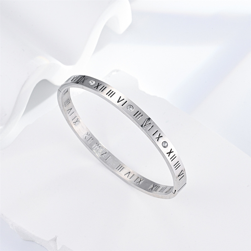 El nicho de lujo ligero no se desvanece, la pulsera de anillo de oro de arena, la tendencia, la pulsera de acero de titanio de todo fósforo, la pulsera de acero de titanio de estilo retro europeo y americano