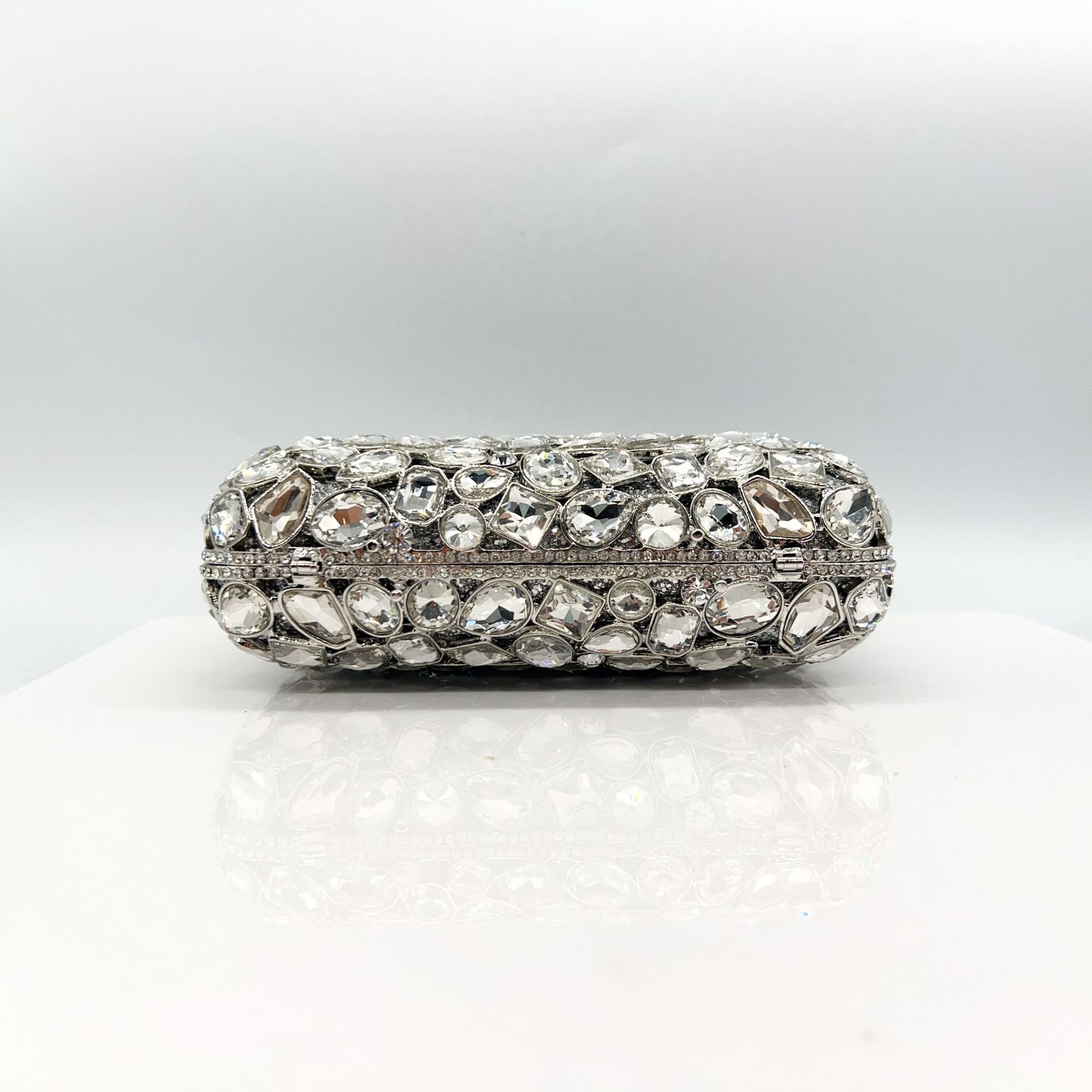 Transfronterizos nuevos pequeños paquetes de diamantes de vidrio irregulares bolsas de cena de animales bolsas tridimensionales Europa y América banquete lleno de diamantes bolsas de mano duras
