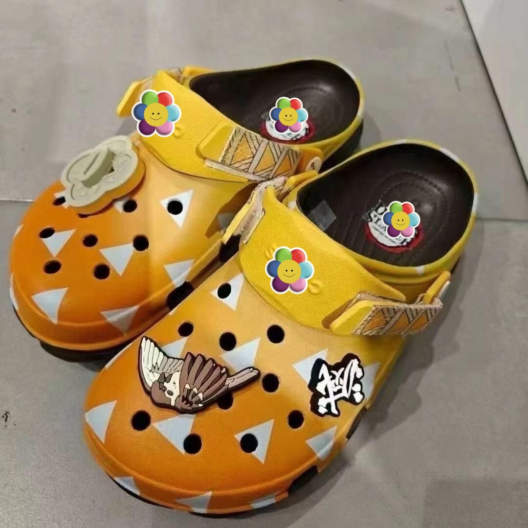 Ghost Blade Co-branding Hole Shoes Otoño nuevos productos para hombres y mujeres de alta moda zapatos de playa al por mayor