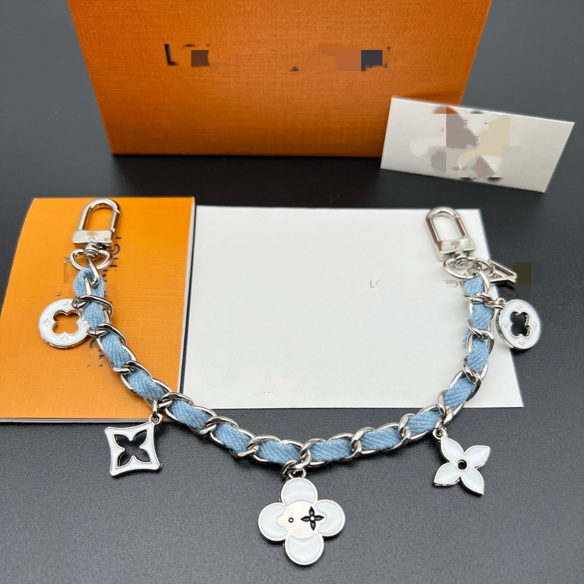 驴牌新款小香风吊坠箱包链条新款跨境钥匙链扣批发女包四叶草挂链